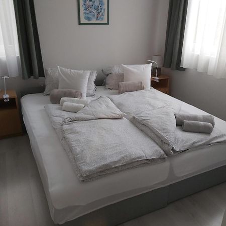 Apartmanhaz Horvath Balatonboglar Ngoại thất bức ảnh