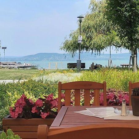Apartmanhaz Horvath Balatonboglar Ngoại thất bức ảnh