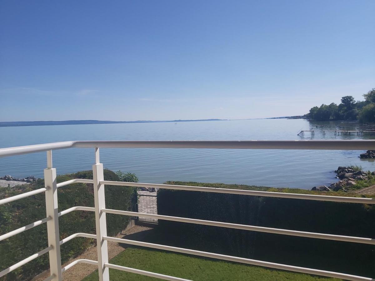 Apartmanhaz Horvath Balatonboglar Ngoại thất bức ảnh