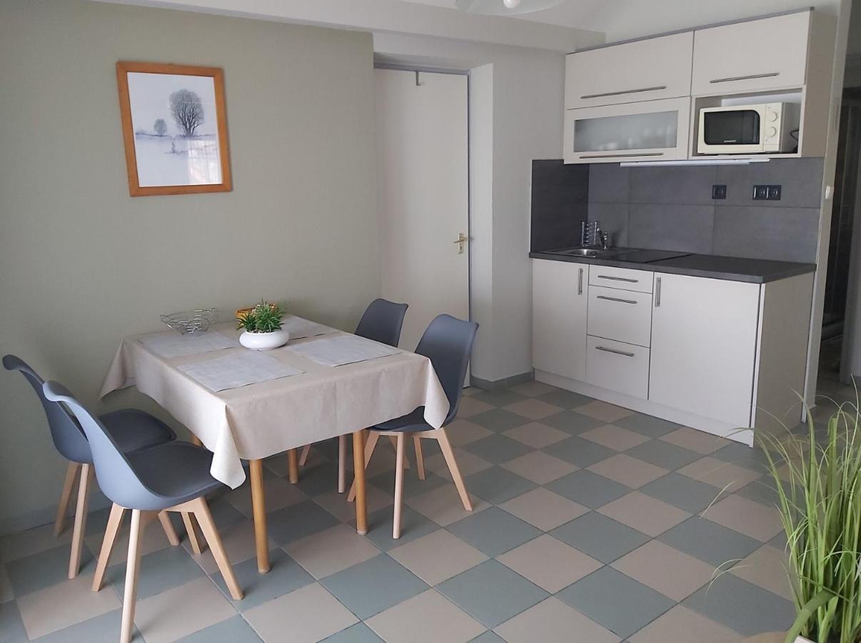 Apartmanhaz Horvath Balatonboglar Ngoại thất bức ảnh