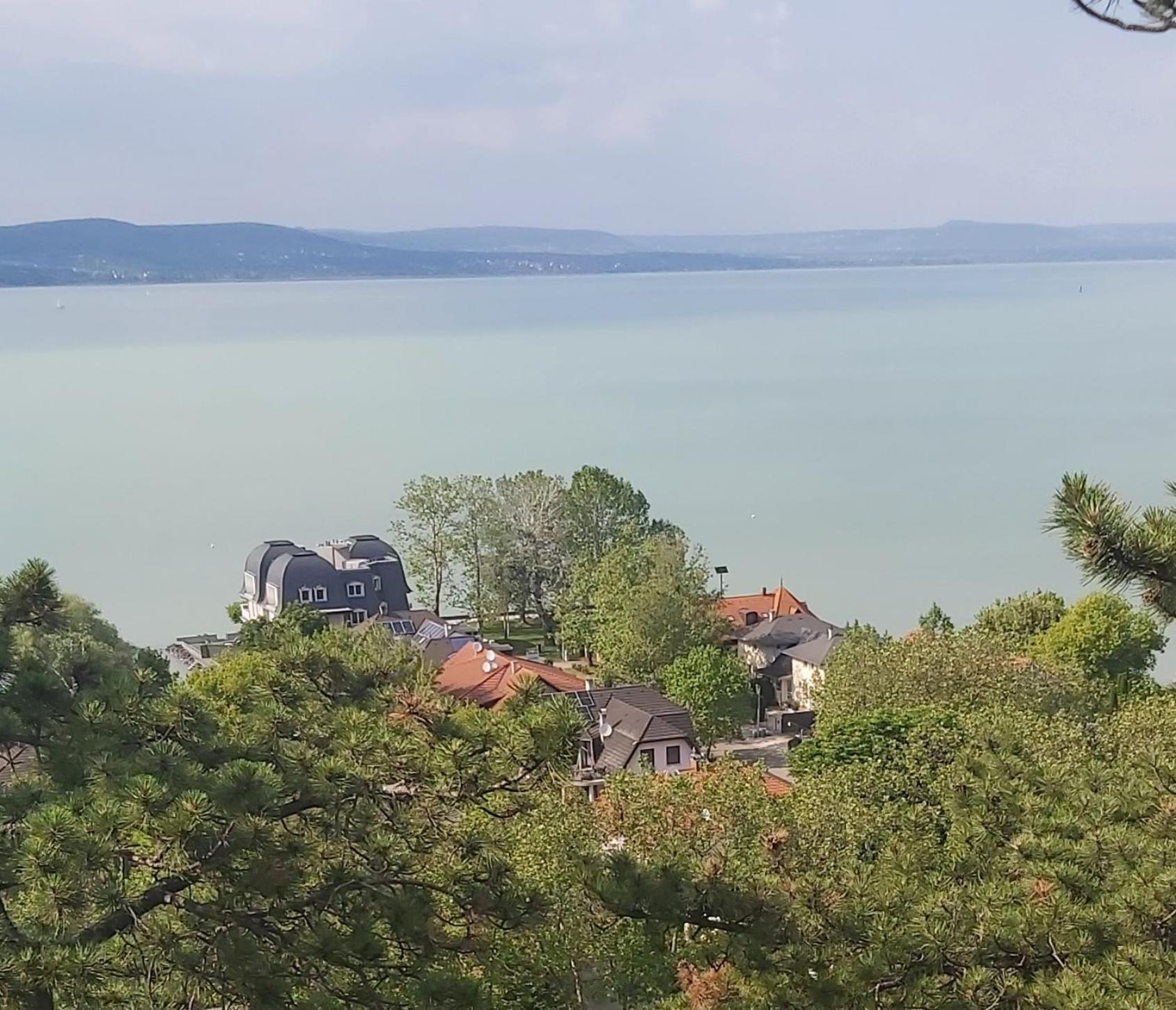 Apartmanhaz Horvath Balatonboglar Ngoại thất bức ảnh