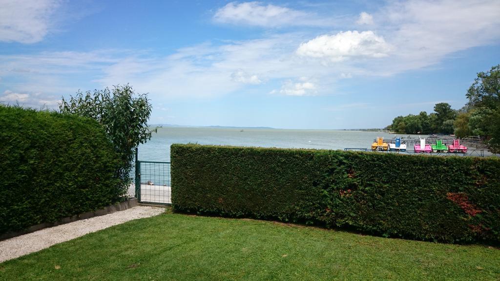 Apartmanhaz Horvath Balatonboglar Ngoại thất bức ảnh