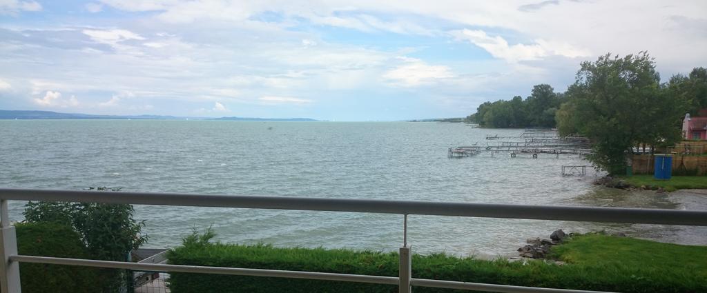 Apartmanhaz Horvath Balatonboglar Ngoại thất bức ảnh