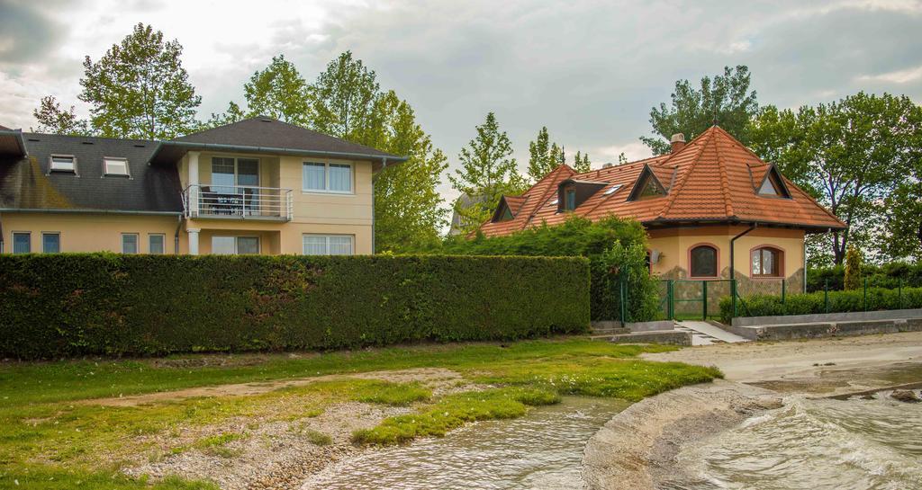 Apartmanhaz Horvath Balatonboglar Ngoại thất bức ảnh